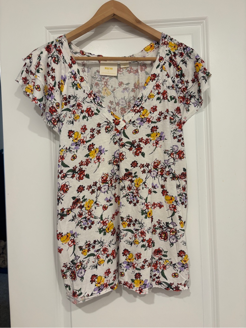 Maeve by Anthropologie Floral V-Neck Flutter Sleeve Tee
